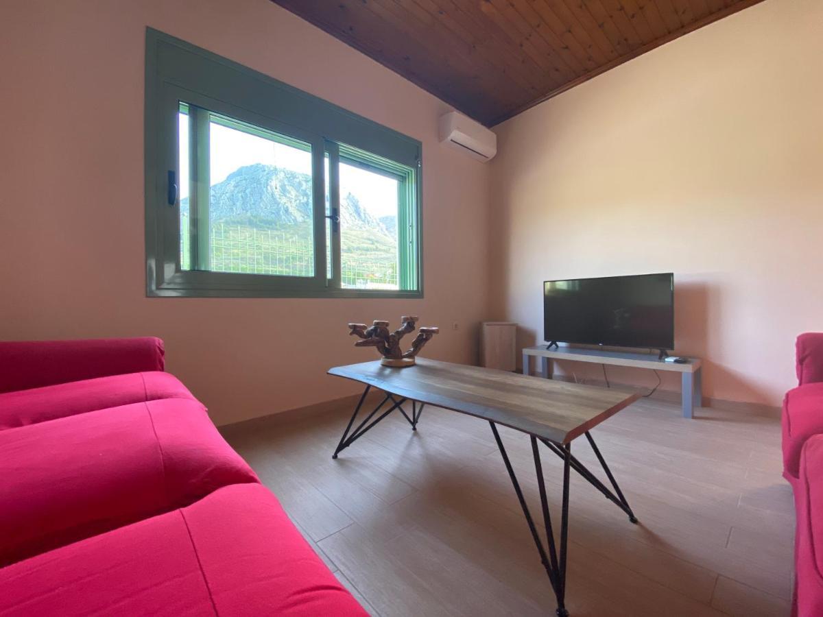 Acrocorinthos House Villa ภายนอก รูปภาพ
